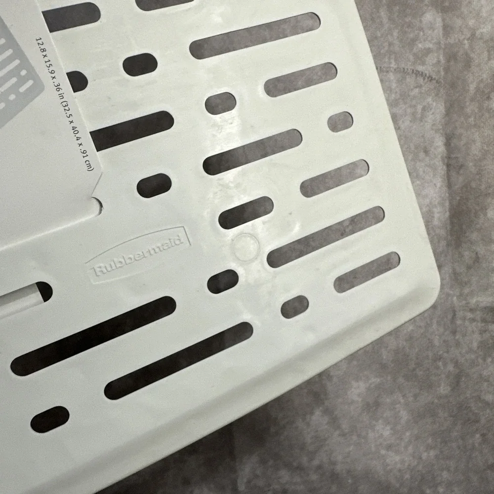 Rubbermaid new